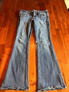 American Eagle Women's Blue Flared Jeans